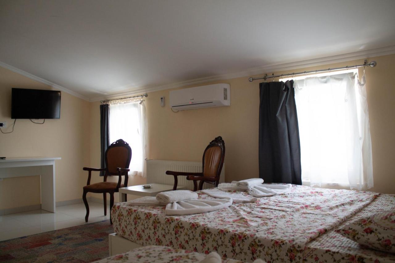 Hotel Living Suto Orizari Exteriér fotografie