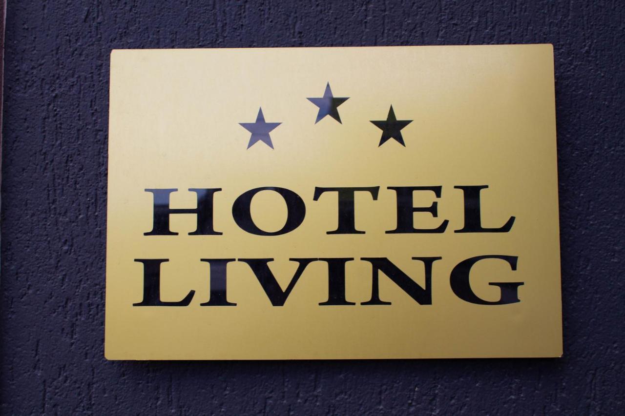 Hotel Living Suto Orizari Exteriér fotografie